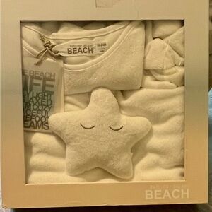 White Barefoot Dreams Beach Gift Set with Star Plush